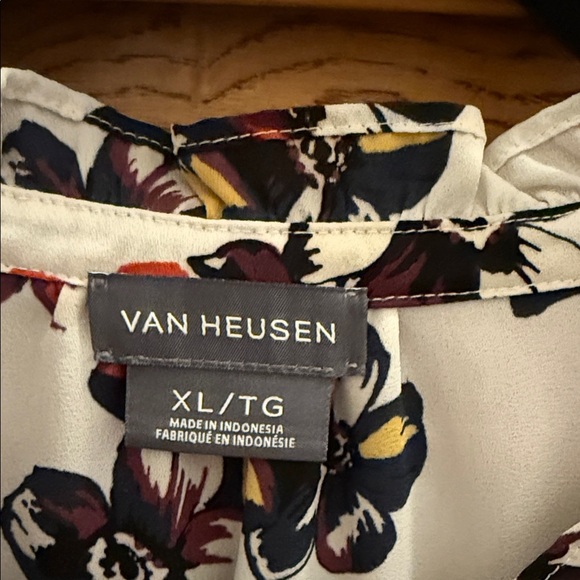 Van Heusen Floral Sleeveless Blouse - White and Red - Picture 2 of 11